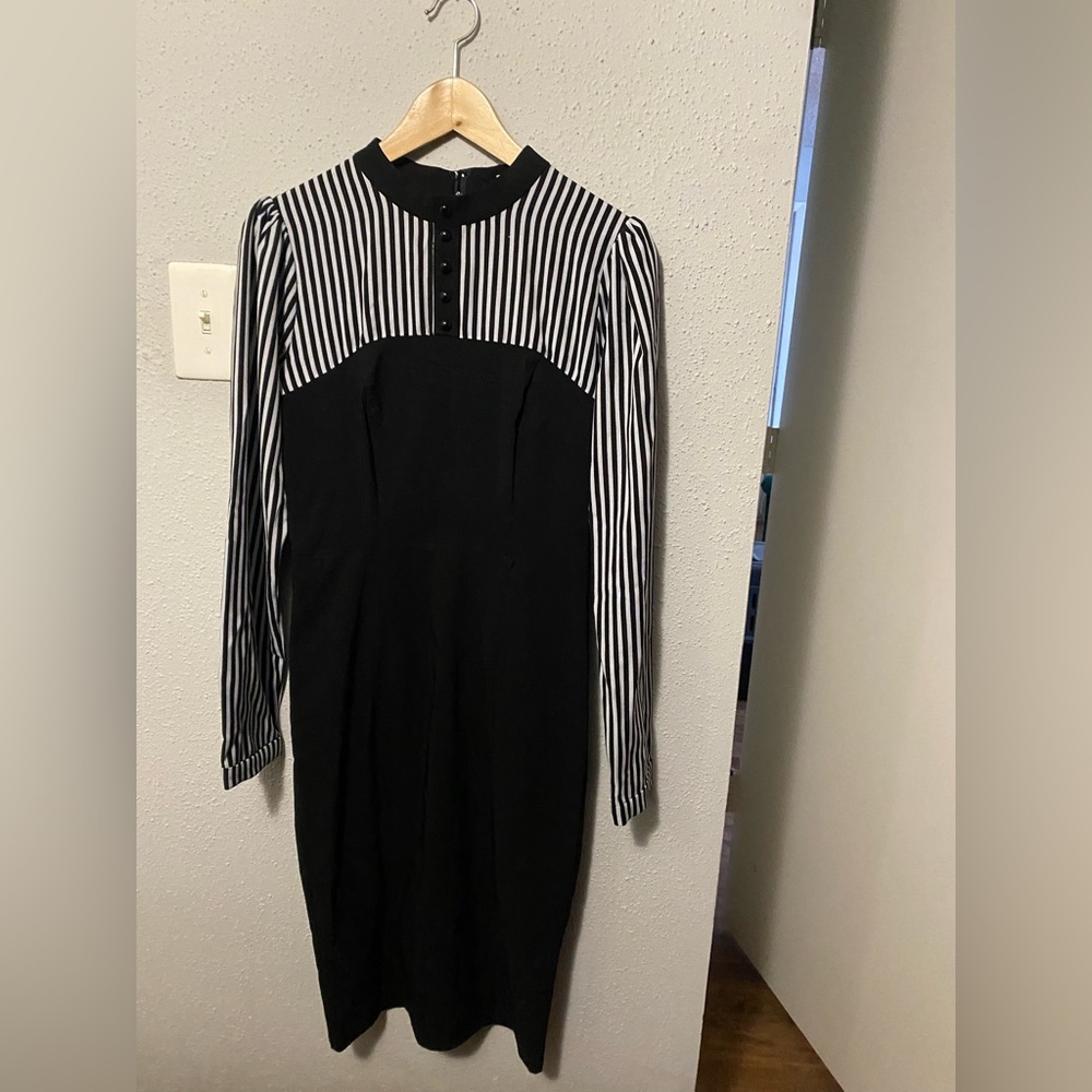 Black/white long sleeve striped dress.